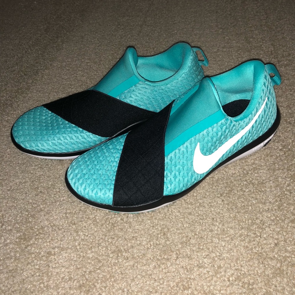 Nike free connect running sneaker